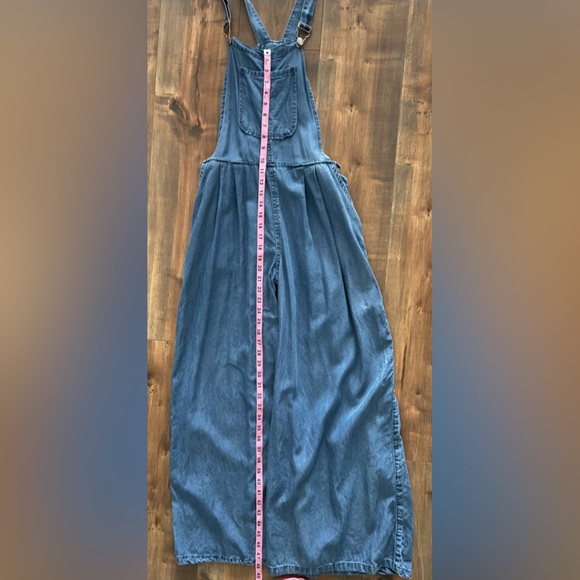 EUC - Never Worn-Jean Wide Leg Over-Alls - Size Medium- (See Measurement Pics) - Picture 11 of 13